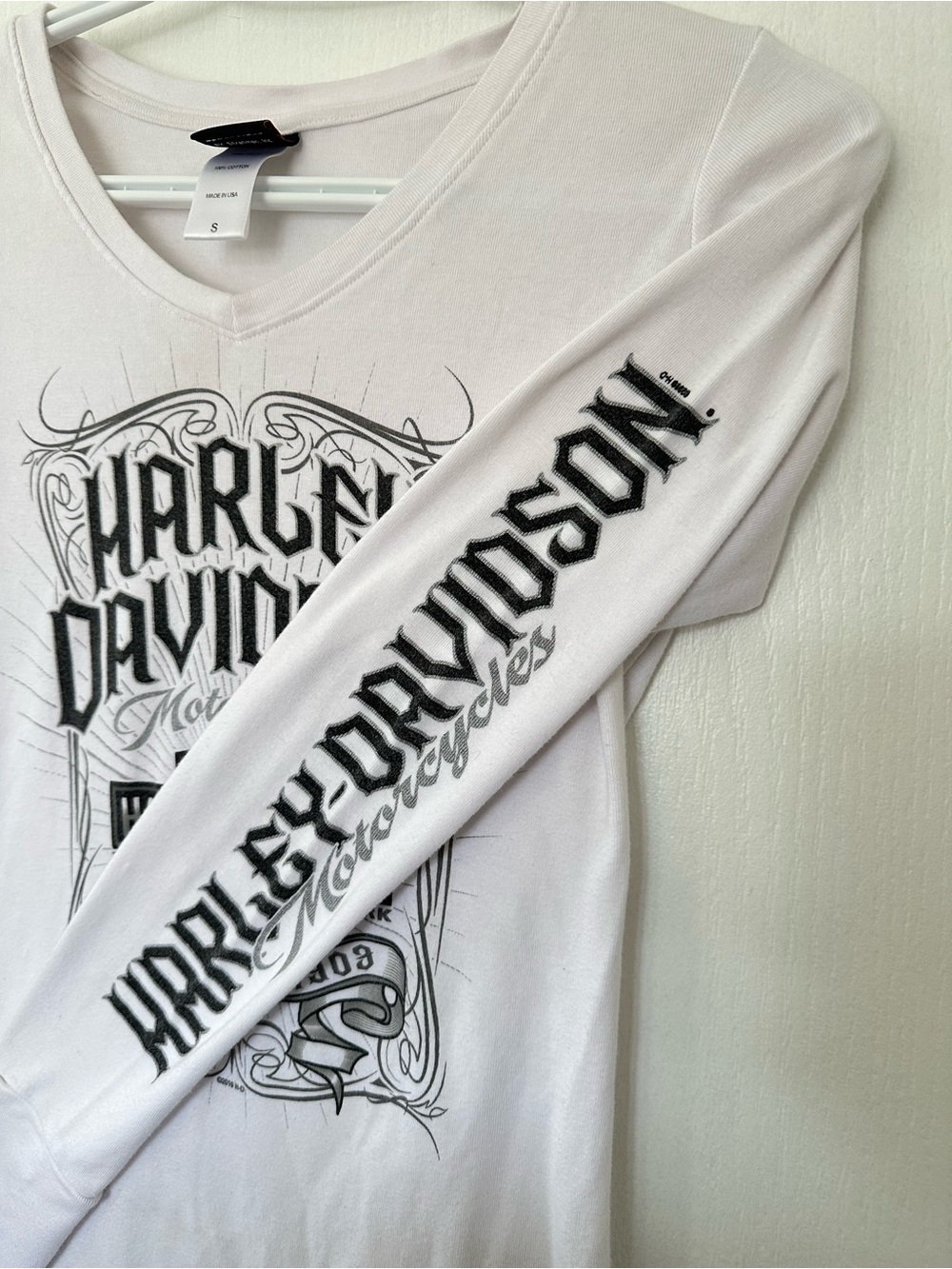 Harley-Davidson Women’s White Black Long Sleeve V-Neck Shirt Biker Streetwear Sm - Picture 5 of 9